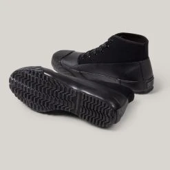 MOONSTAR ALL WEATHER - BLACK -BARBOUR shop LR Edits Mar052020 4664 1024x1024@2x