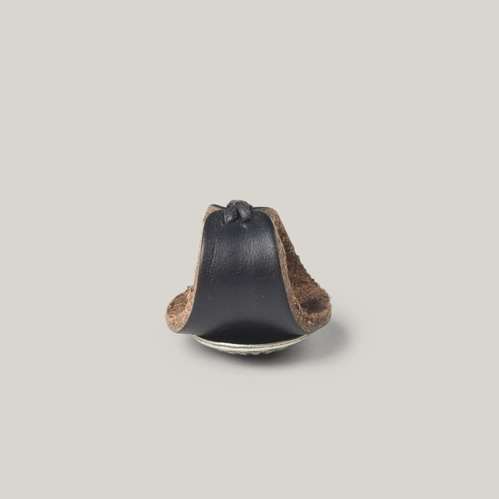 YUKETEN LEATHER RING W/ CONCHO - BLACK NEEDLEPOINT 5 YUKETEN LEATHER RING W/ CONCHO - BLACK NEEDLEPOINT - Image 3