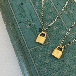 MEREWIF HOLMES PADLOCK NECKLACE -BARBOUR shop homes3 1024x1024@2x